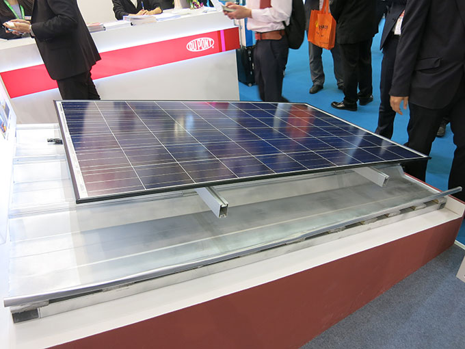 Dupont Polymer Backrail - mounted solar module