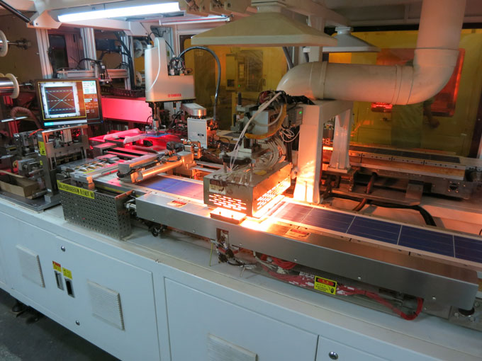 Automatic solar cell soldering