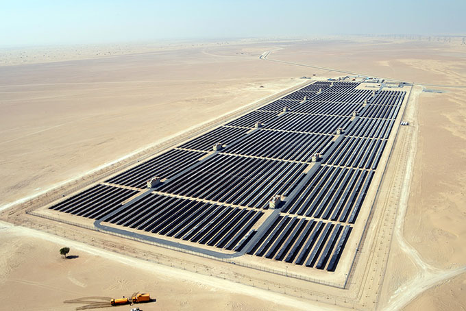 Solar panels in deserts: the Mohammed bin Rashid Al Maktoum Solar Park in Seih Al Dahal in Dubai (Photo by Firstsolar)